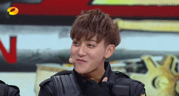 搞笑gif黄子韬gif快乐大本营gif