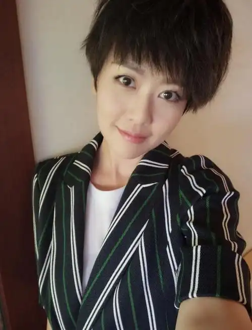 这位48岁美女用实力回答你|寇乃馨|直播间|康熙来了|黄国伦_网易订阅