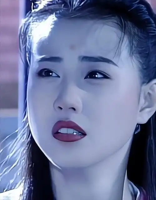 八版"周芷若"对比,高圆圆是8090后经典,但老版更贴近原著