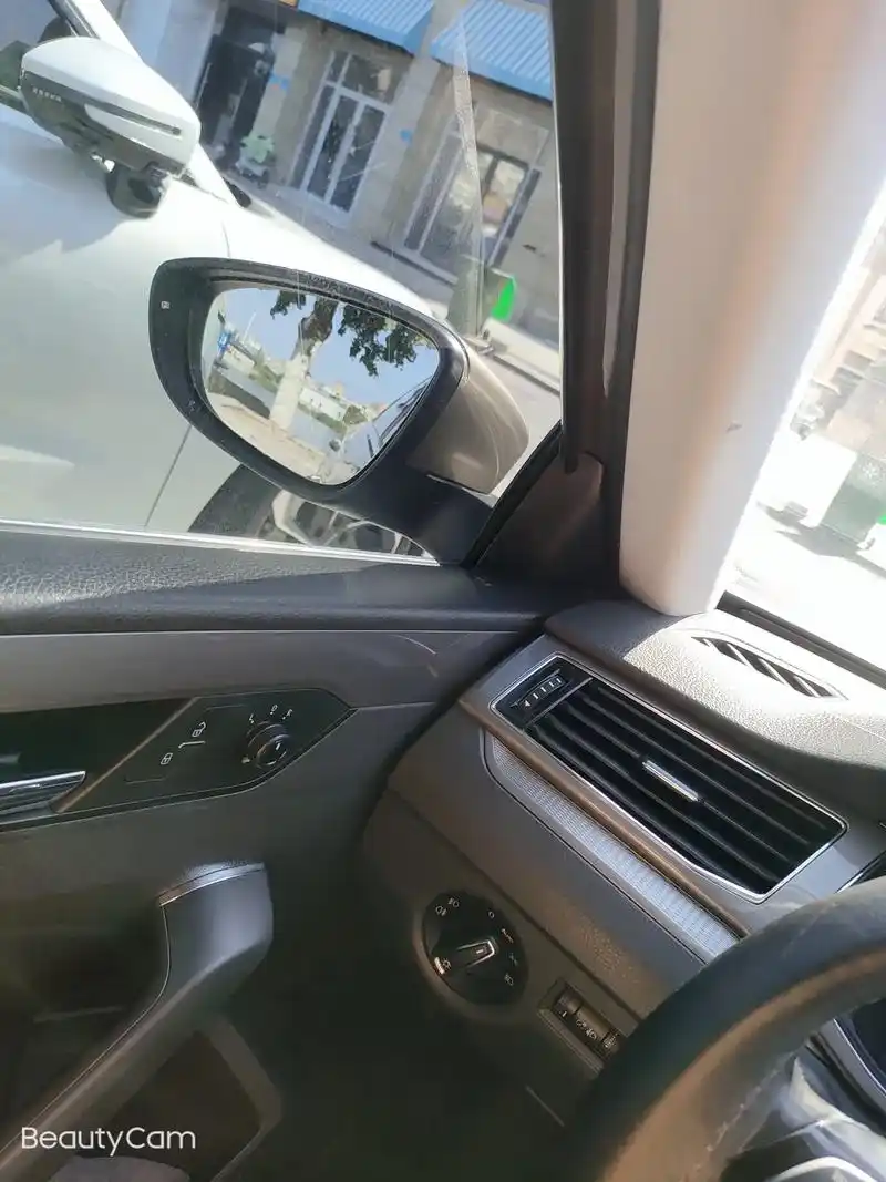 今天的方向盘格外烫手, 烫腚,我的腿95!马上烫出烧猪蹄了[ - 抖音