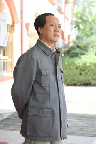 p>高宏亮,男,汉族,吉林省延边州汪清县人,1963年出生,毕业于上海戏剧