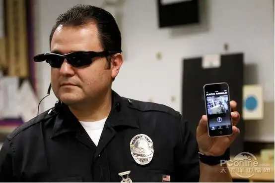 警察配上可穿戴式相机:犯罪率真下降了 - 油乐园