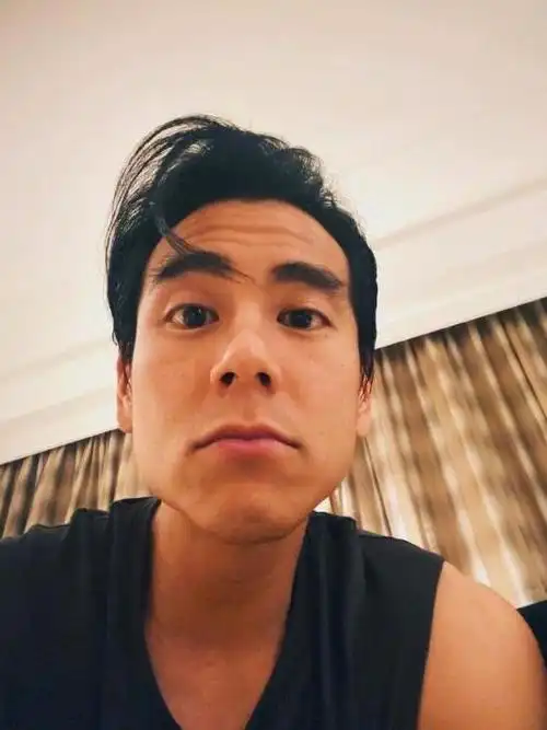 彭于晏近日上节目,自曝单身五年,心里始终想念初恋女友