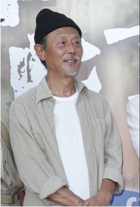 刘德凯近照曝光头发花白满脸皱纹