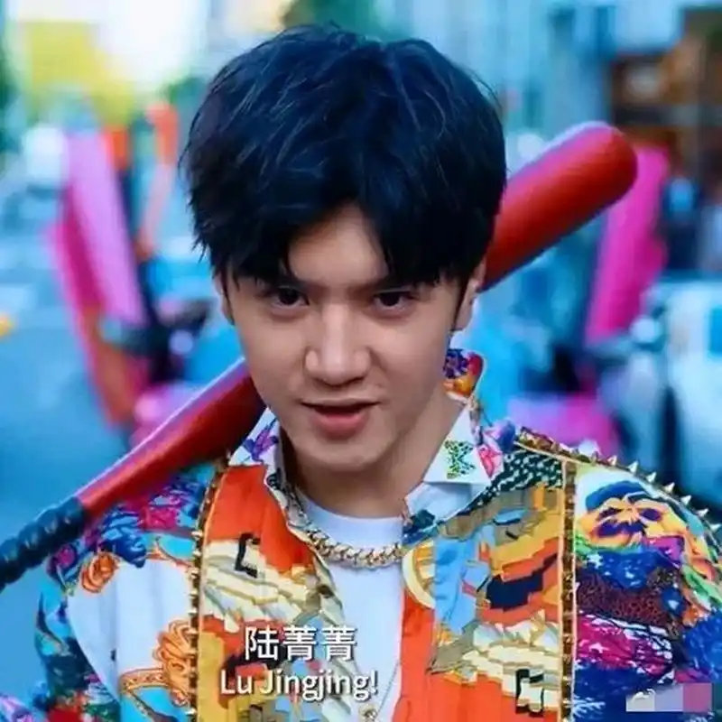 当初看唐探3的时候认出了陈哲远,竟然没认出旁边站着的是马伯骞,你们