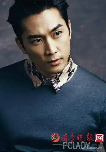 新闻 秒报 今日快讯 正文 韩国男士对于保养绝对不输女性,宋承宪很