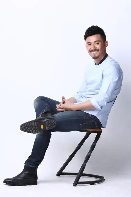 沈浩最新写真出炉,眉宇尽显男人魅力