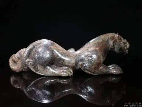 旧藏,高古战汉玉雕虎形瑞兽手把件摆件