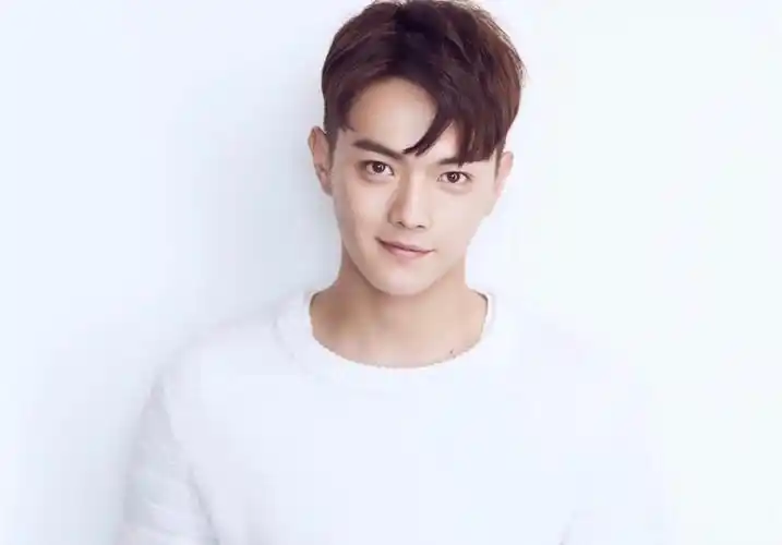 富察傅恒许凯帅气写真壁纸延禧攻略深情少爷