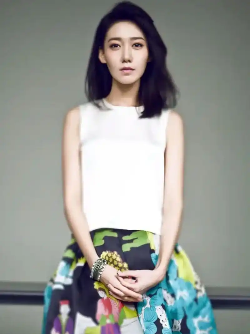 演员高露个人资料简介:长相气质相似高圆圆,低调嫁圈外丈夫,生一儿一