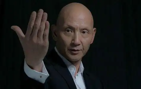 杜玉明是一位中国内地的男演员和导演,他出生于河北石家庄井陉县,12岁