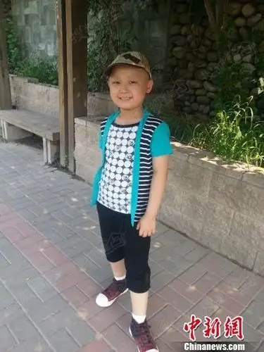 > 春晚福娃邓鸣贺因白血病复发去世 年仅8岁!