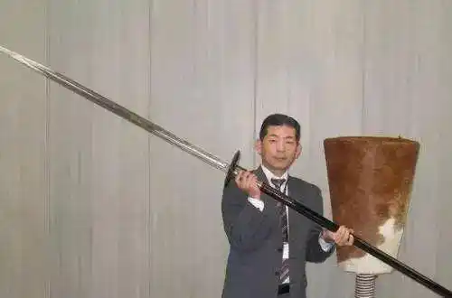 上斩敌首,下砍马头,传闻中的古代斩马刀杀伤力究竟有多大?