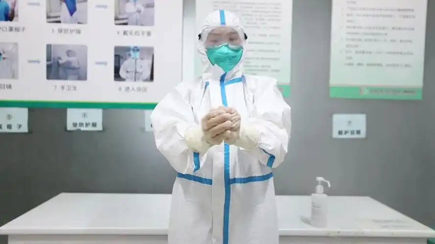 医务人员穿戴防护用品流程适用于发热门诊