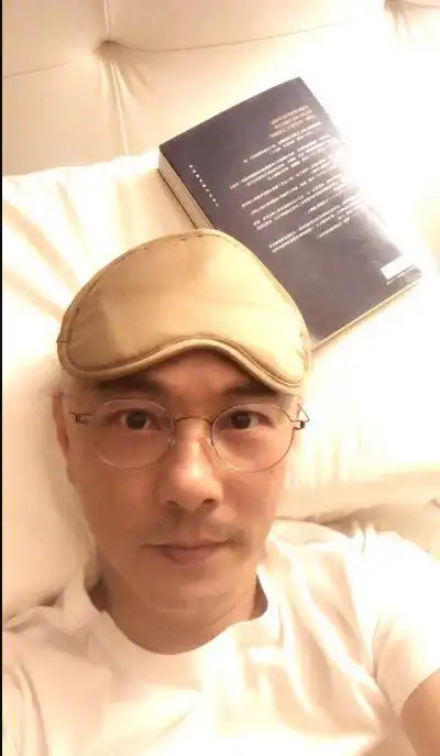 张卫健近照曝光,一脸胶原蛋白帅成鲜肉,网友:林志颖都比不了