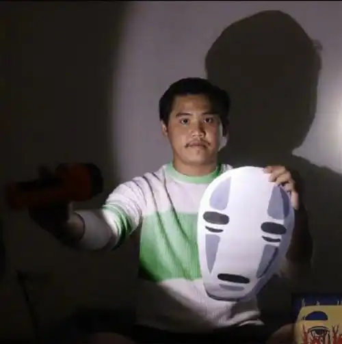 泰国小哥教你最简易的无脸男cos,只需三个道具,却是神还原