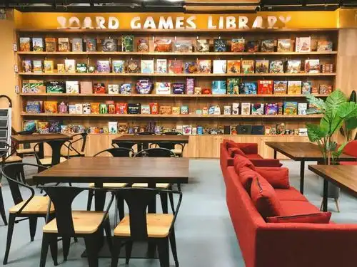 500多款正版桌游店内有长达20米的桌游墙桌游不是只有狼人杀和剧本杀!