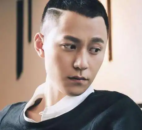 男士刀疤刻痕发型图片 个性刻痕发型这样扎