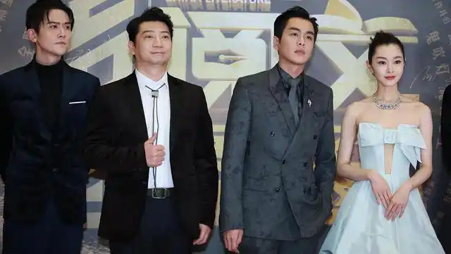 扎心!张若昀刘端端牵手走红毯,肖战透露公主抱上限,粉丝伤心了