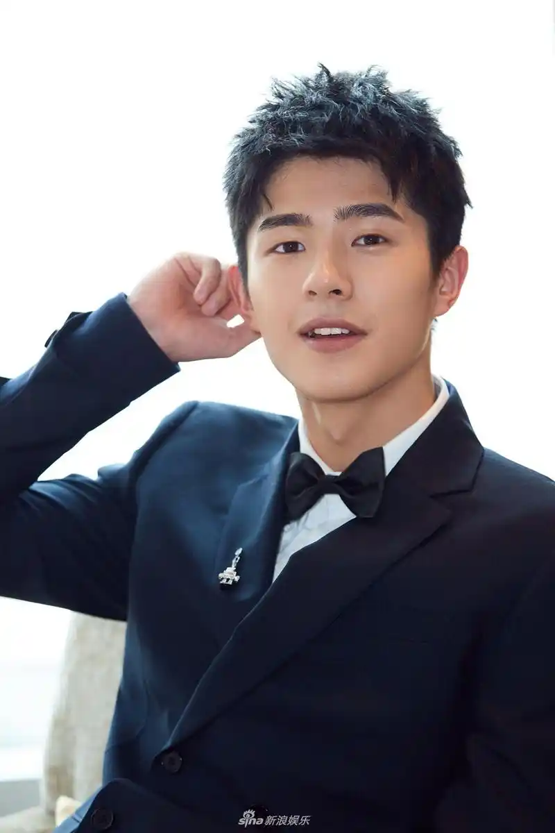 刘昊然绅士现身澳门 称尽最大努力演好角色