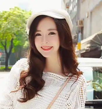 欣赏这几款女生的弧形刘海发型吧