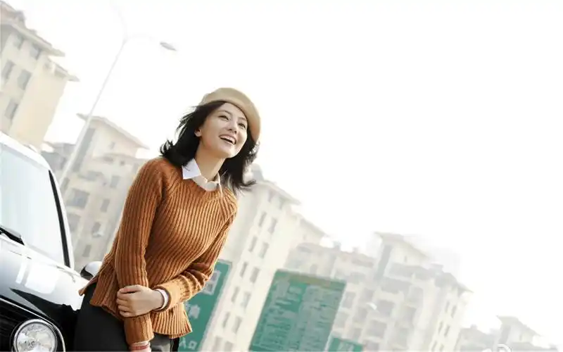 清嘴女孩高圆圆优雅大气时尚写真桌面壁纸高清大图预览1920x1200_大陆