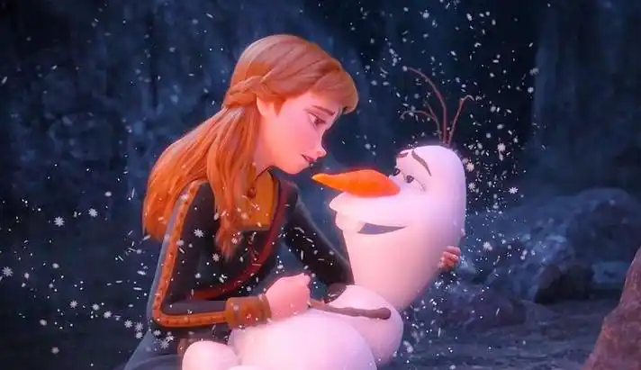 艾莎的魔法消失了,雪宝也跟着融化了《冰雪奇缘2》