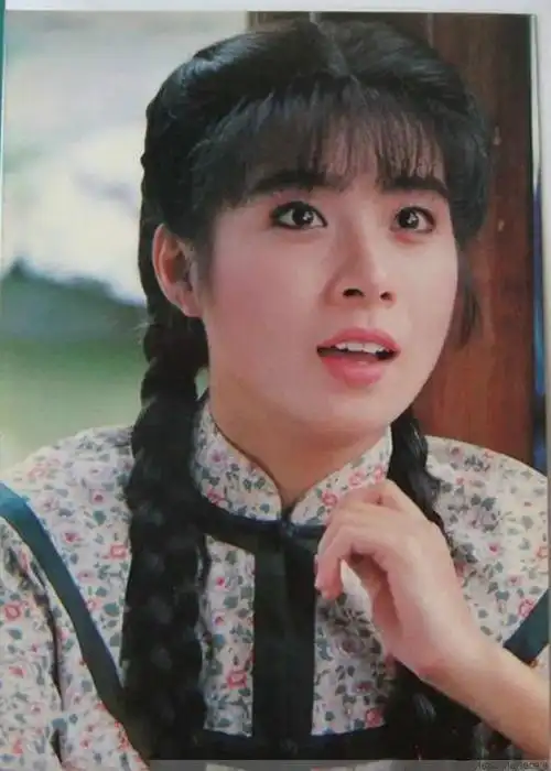 她被琼瑶捧红了13年,红得发紫时退出娱乐圈,定居海外,再无音讯|岳翎