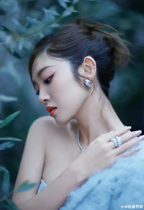 女明星出图##微博视界大会全阵容#杨超越/唐艺昕/李一桐/金晨/张天爱