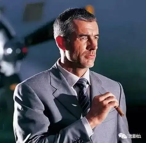 男人抽雪茄抽的是内涵 摆的不是pose是真性情