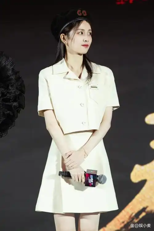 在90后这个年龄段的女明星之中,90年的金晨和94年的白鹿是其中的佼佼