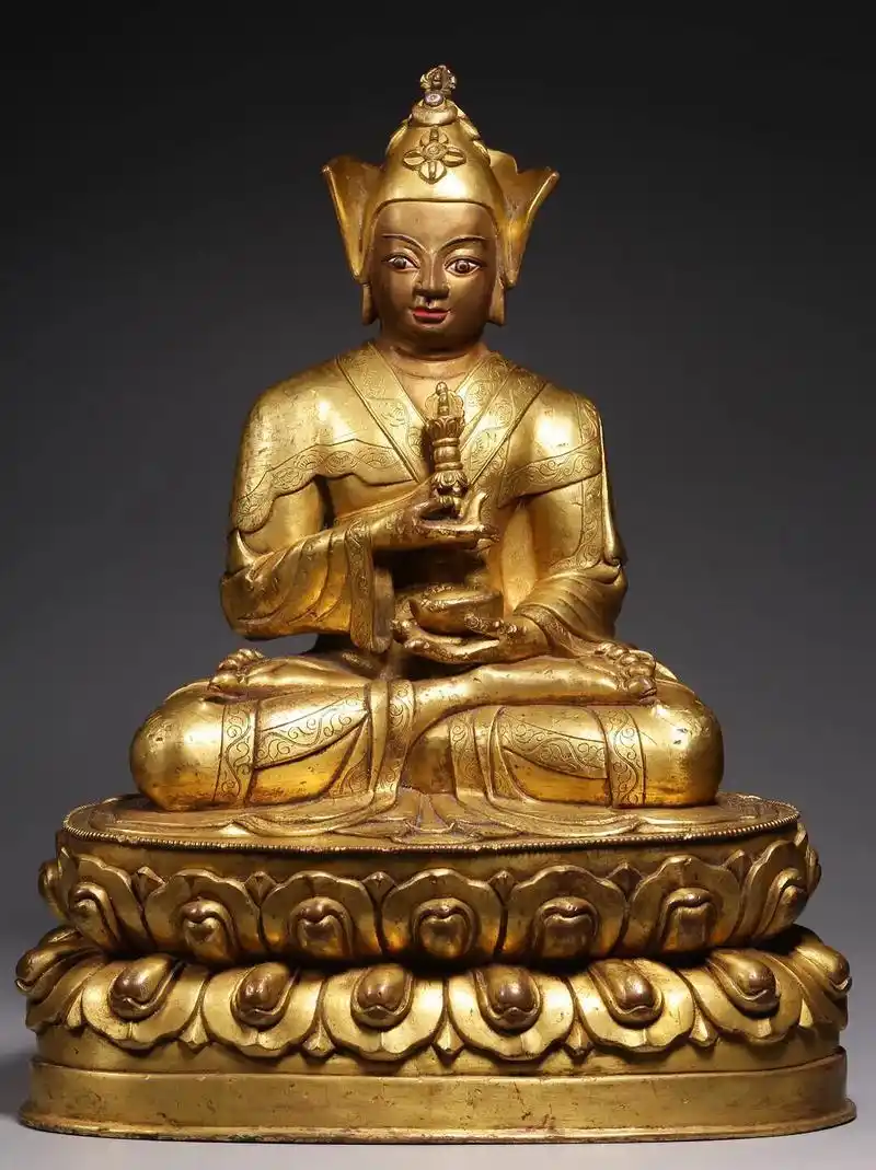18世纪铜鎏金莲花生大士坐像 高32厘米,长24厘米,宽15 - 抖音