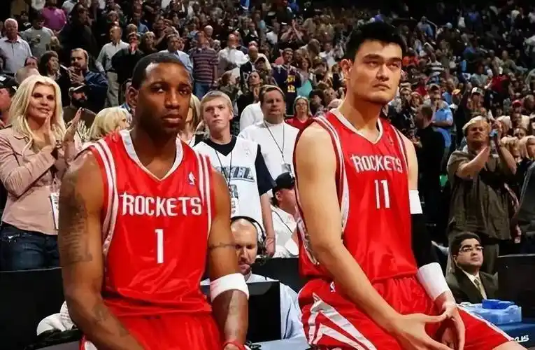 原创麦迪被交易火箭后范甘迪要求把球给姚明直言与姚明搭档有难度