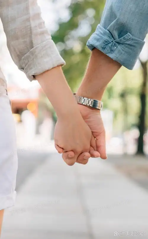 五年前,我与心爱的妻子赵丽喜结连理,我们过着平凡而幸福的生活.