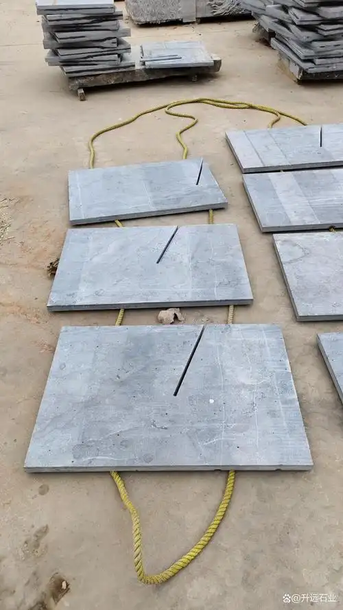 仿古青石板是一种具有古老传统质感的石材,其优势包括:1.