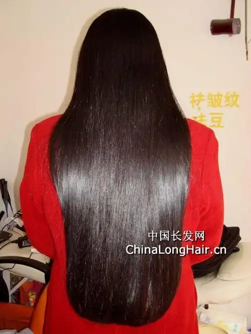 图文丰厚的红衣长发6