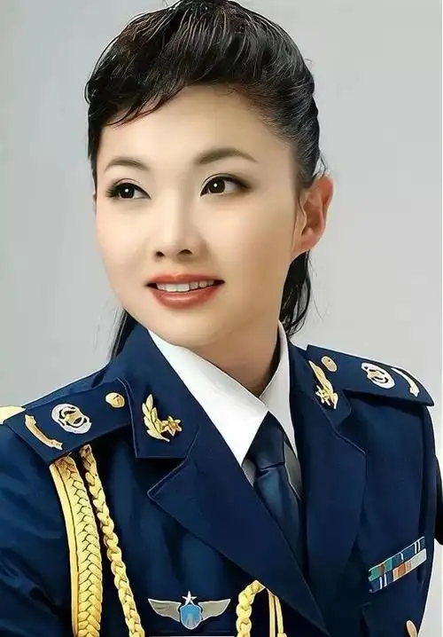 王莉是中国大陆著名女高音歌唱家,被誉为"莫扎特女儿".