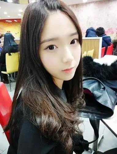 大家记得早期韩国有个网红叫金娜瑛吗