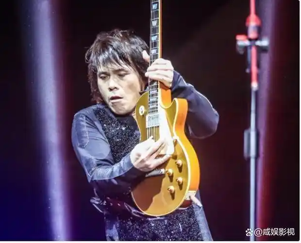伍佰的成名之路,他凭什么能被称为"摇滚歌神"