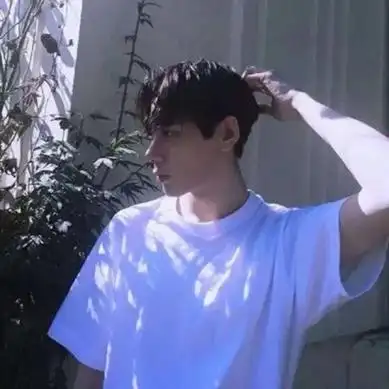 15岁小哥哥照片头像15岁左右的帅气小哥哥图片头像