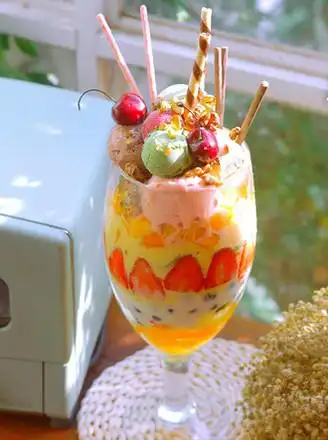 冰淇淋芭菲杯