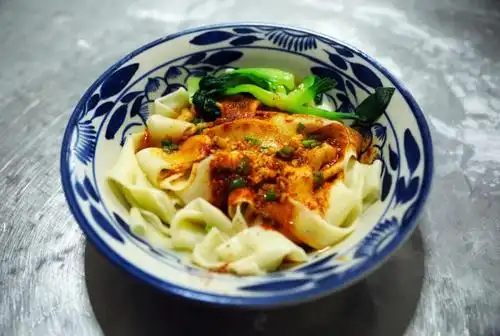 biangbiang面三要素:面长,碗大,臊子美_东方养生频道_东方养生