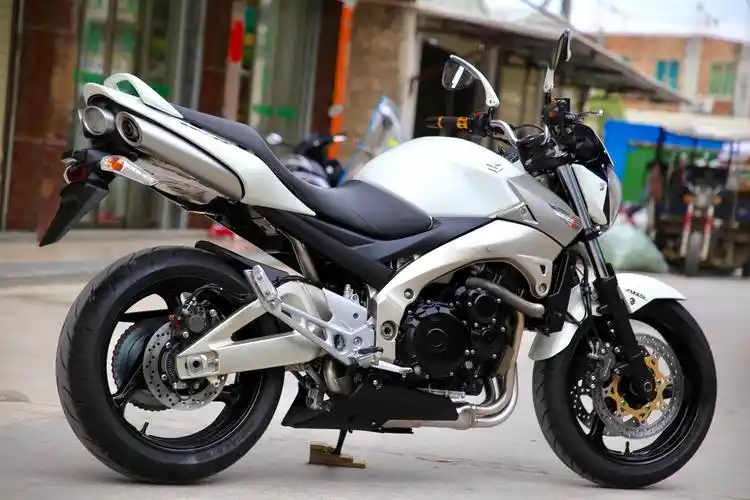 suzuki-2014年gsr400/abs