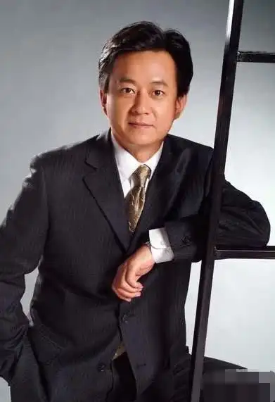 曾经春晚的台柱子朱军因丑闻而退出央视现在怎么样了