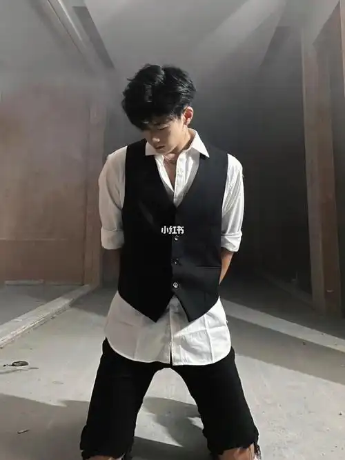 李洙赫正装下跪0069