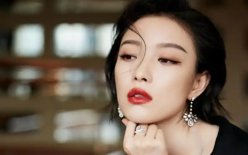 倪妮成熟妩媚高清桌面壁纸