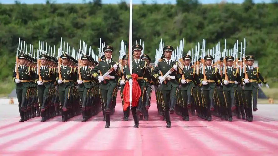 最特殊的一次阅兵,让世界知道有一种精神叫中国军人,全球盛赞