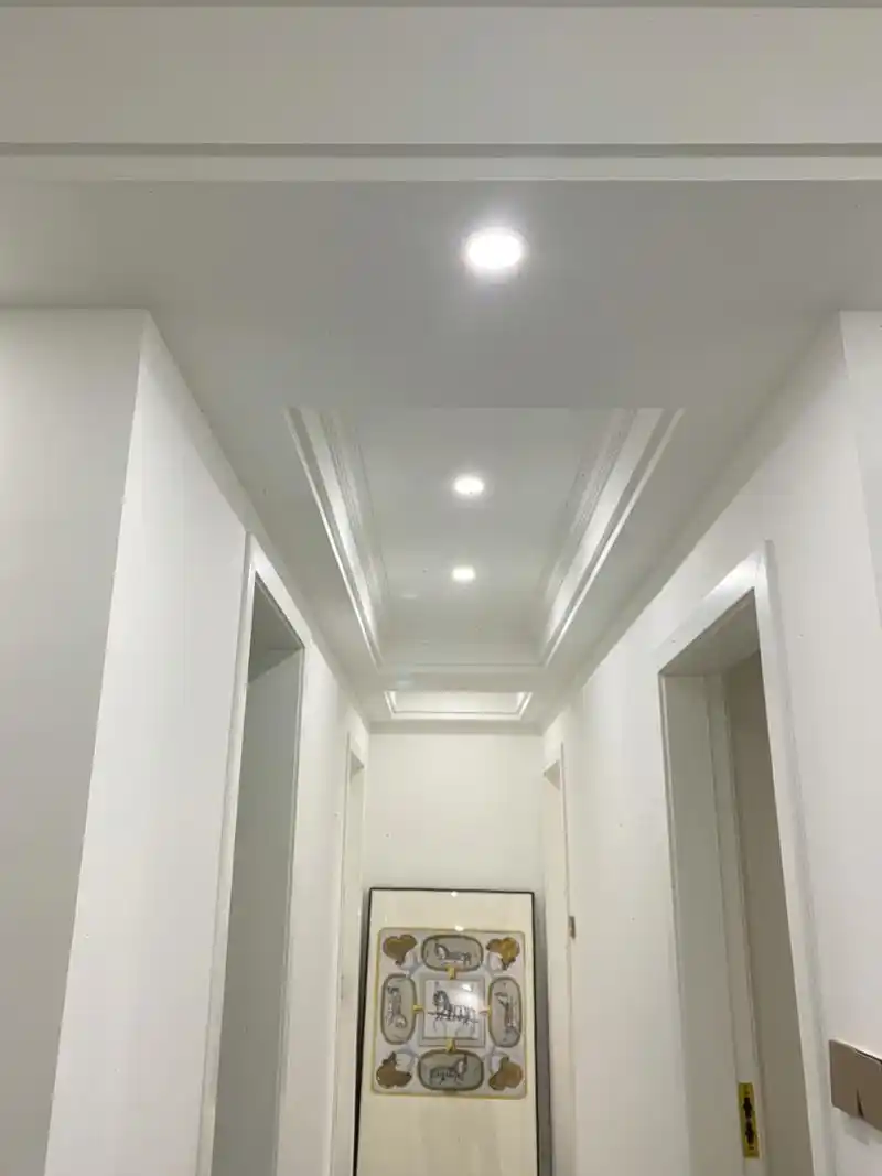 我的装修日记|走廊吊顶 当初吊顶的时候设计师为了懒省事要给我做个