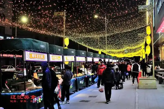 道路也顺畅了,发现这几天兴顺街重启夜市了,很多人戏称兴顺夜市回顾