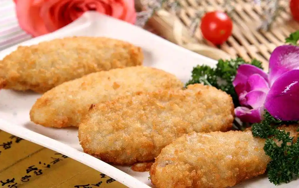 炸鱼排不入味,厨师说漏嘴:按照这个方法做,外酥里嫩,香辣可口